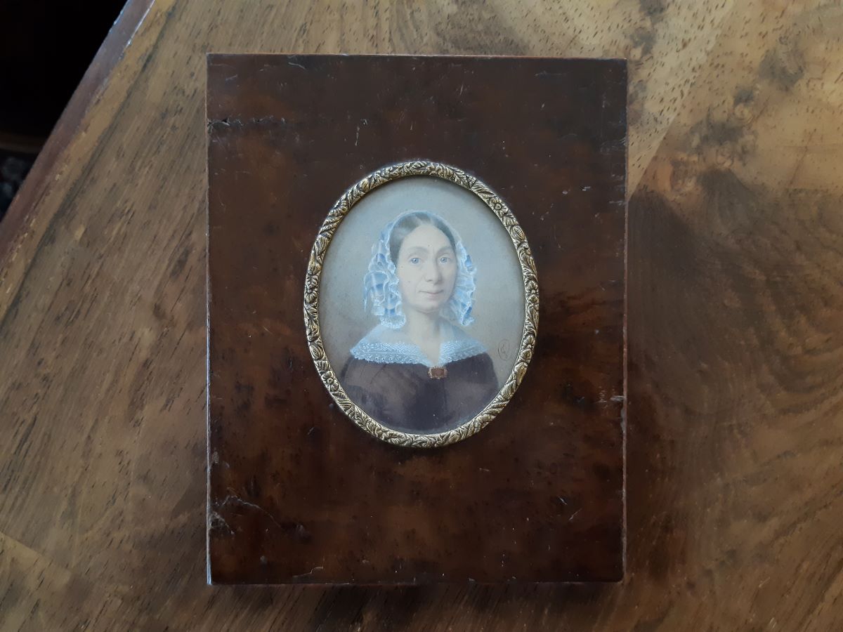 Miniature watercolour of a woman, 19th century